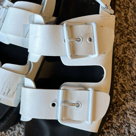 Madden NYC Women’s Size 6 Platform Buckle Strap Chunky  Sandals - Picture 7 of 9